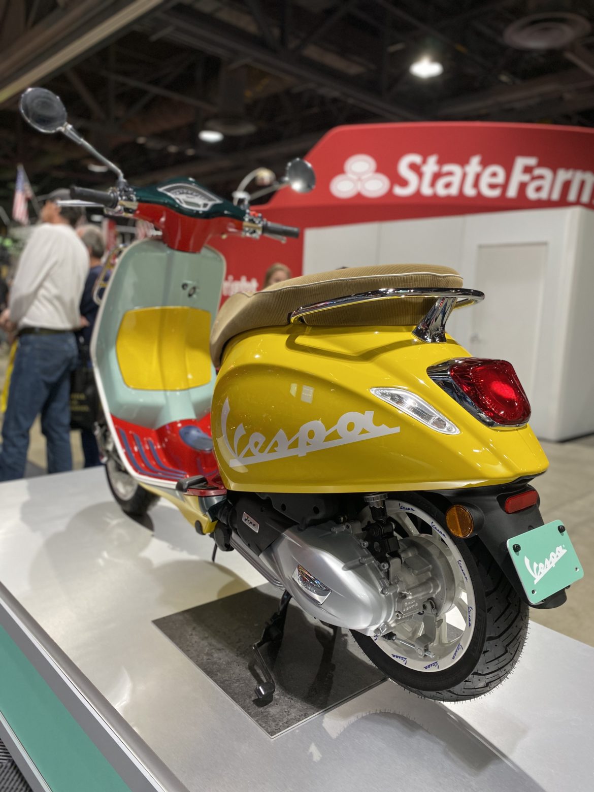 harga sean wotherspoon vespa